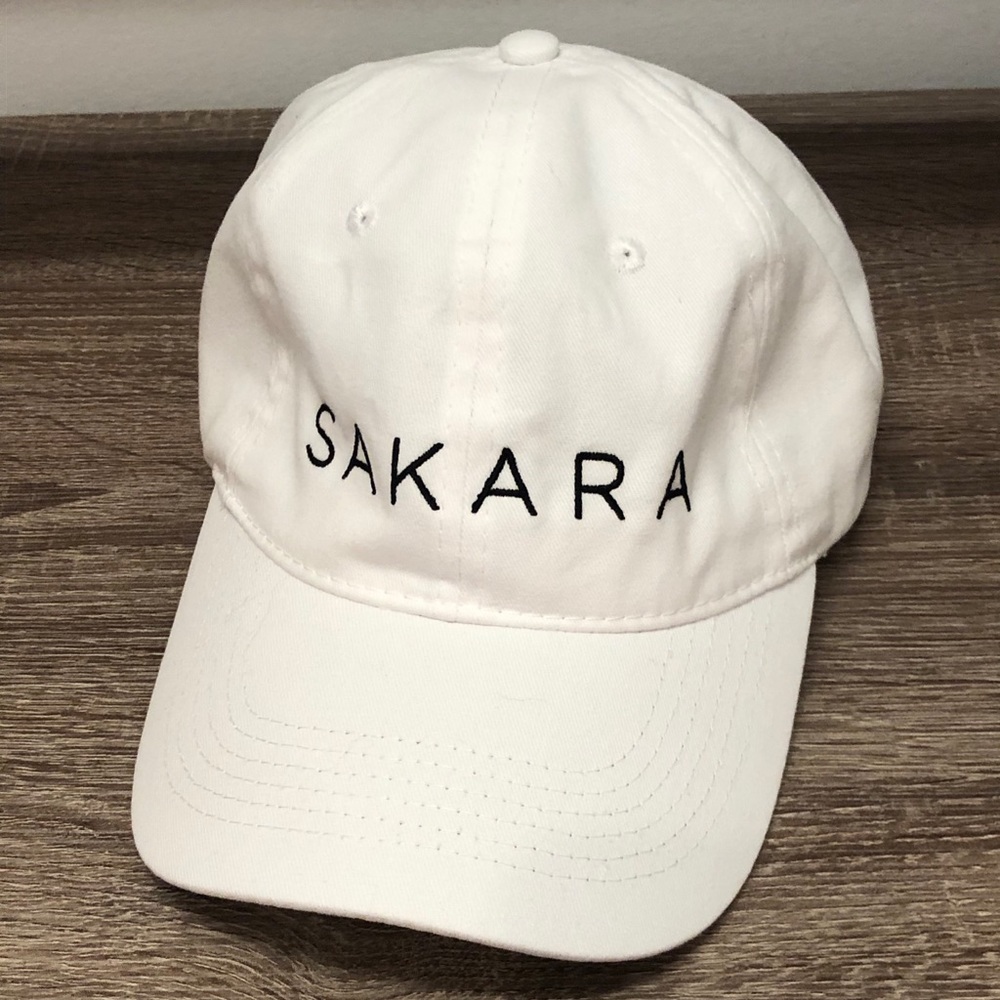 NEW SAKARA Black & White Hat